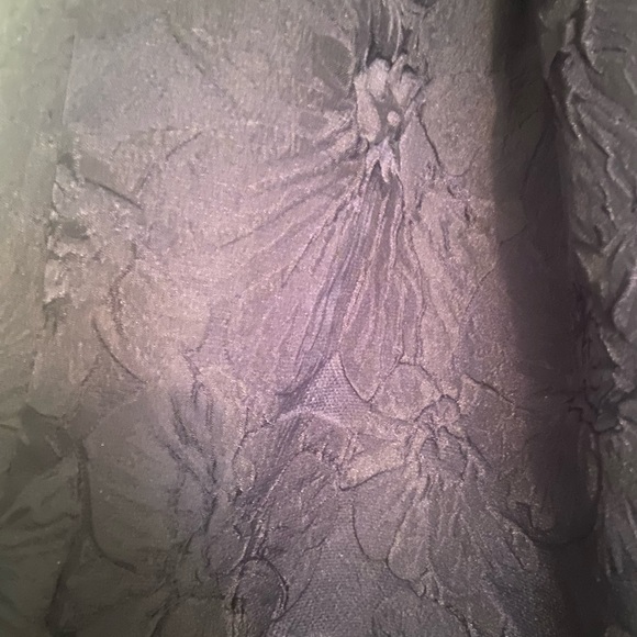 H&M skirt navy, patterned materiel (polyester) with pockets!! Size 6 - Picture 2 of 3